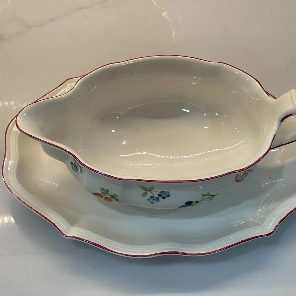 Villeroy & Boch Petite Fleur Gravy Boat - Picture 8 of 10